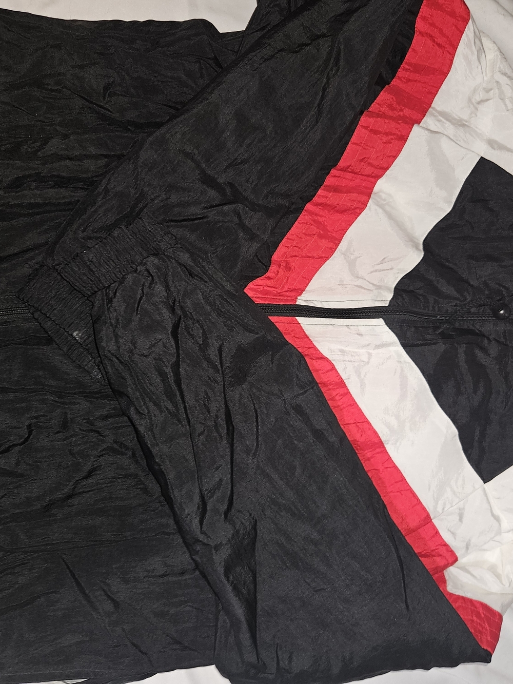 Macgregor Vintage Men's Windbreaker Jacket with Red and White Chevron Detail